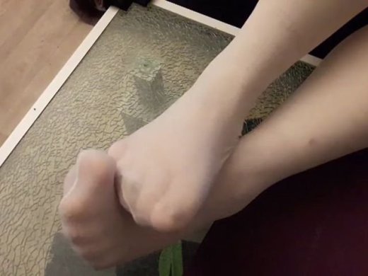 Amateurvideo Ihre weißen Nylon Füße von burgmario