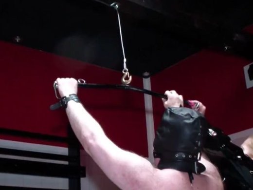Amateurvideo Bestrafung für den Köter! von LadyDoro