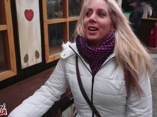 Amateurvideo Public-Fick Mitten auf dem Weihnachtsmarkt von Annabel_Massina
