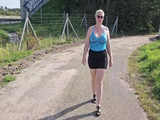 Amateurvideo Blanke Titten an der Autobahn von ehe_luder707