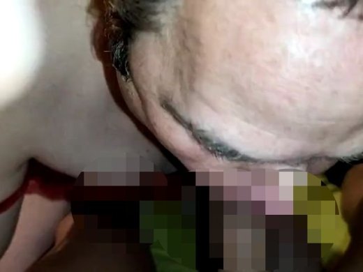 Amateurvideo Schwanz blasen und leersaugen von Amateurboy