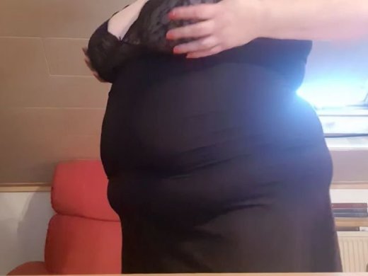 Amateurvideo Bei mir kannst du deinen Bauchfetisch richtig geil ausleben from Bizarrluder