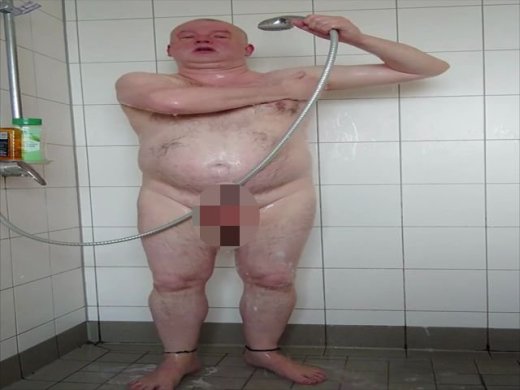 Amateurvideo Einseifen Und Abduschen Unter Der Dusche from nylonjunge