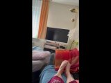 Amateurvideo Barfuß zur Entspannung auf der Couch from nylonjunge